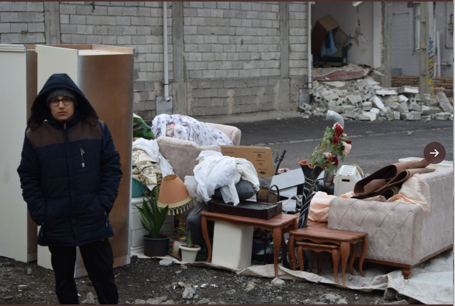Victims of the earthquake in the city of Khoy 