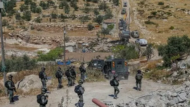 "جيروزاليم بوست": الجيش الإسرائيلي توغل 10 كيلومترات داخل سوريا لاعتقال عناصر إيرانية