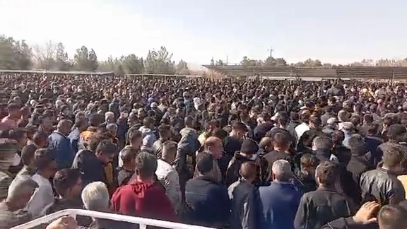 یک فعال کارگری: حکومت با دادن وعده بهبود معیشت میخواهد مانع گسترش اعتراضات شود