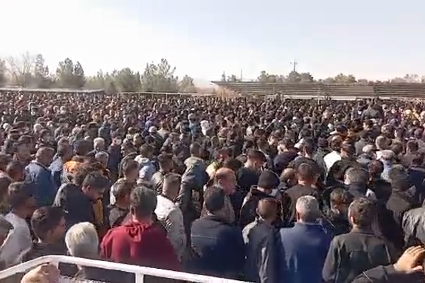 یک فعال کارگری: حکومت با دادن وعده بهبود معیشت میخواهد مانع گسترش اعتراضات شود