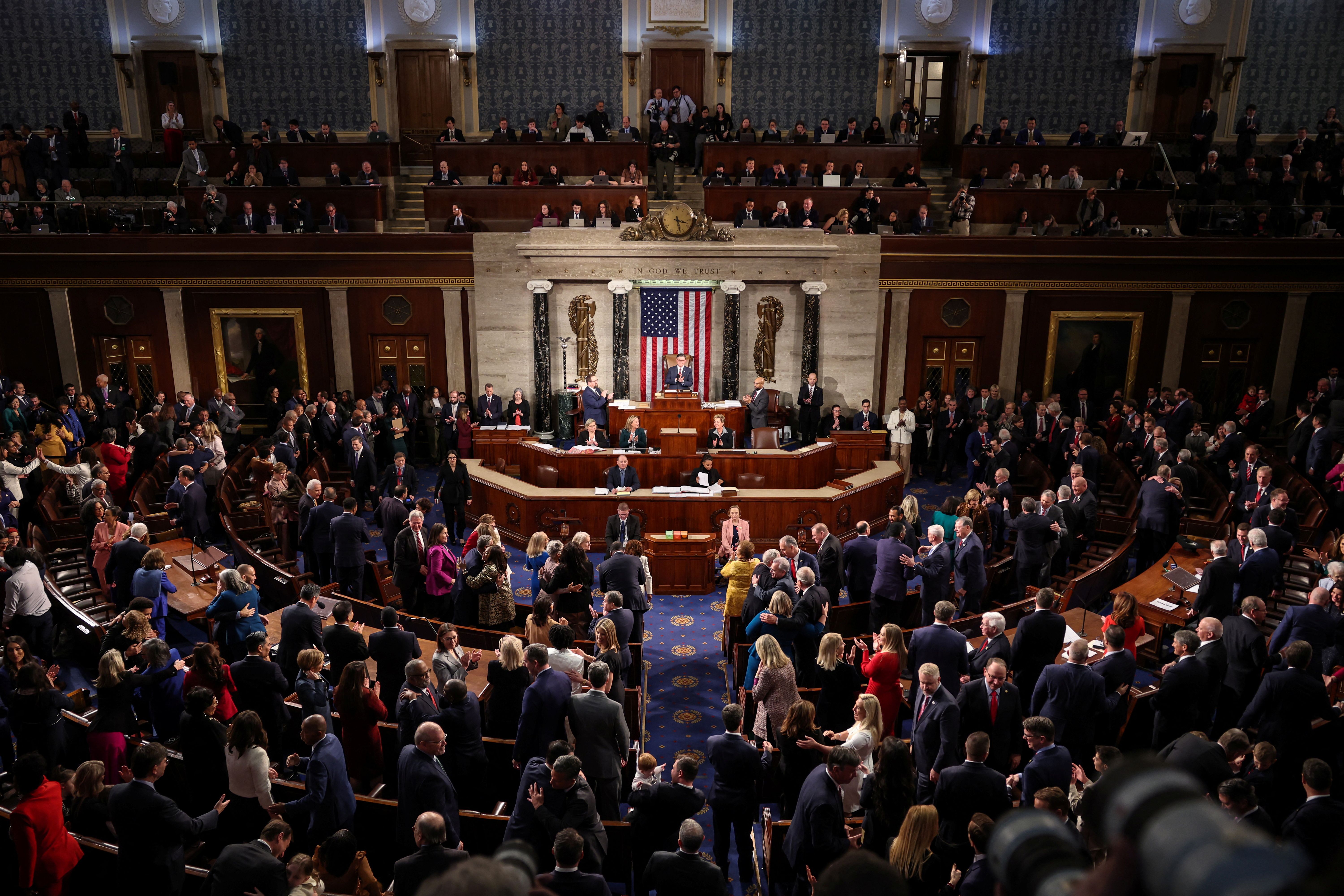 نمایی از مجلس نمایندگان ایالات متحده در جلسه جمعه ۱۴ دی