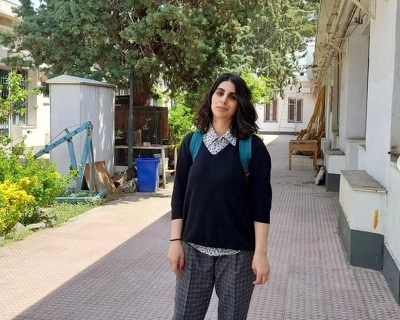 سپیده رشنو در واکنش به اعدامها در اصفهان: سه تبر به درخت ۴۴ سالهتان زدید