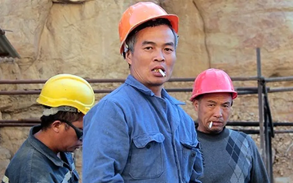 رییس کانون انبوهسازان: بحث ورود چین به خانهسازی ایران، برای خرید ارزان نفت کشور است