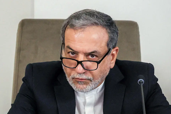 عباس عراقچی: روسیه در زمینههای مختلف به ما کمک میکند