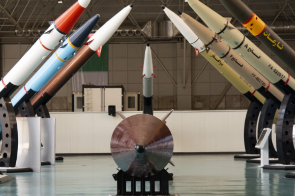 آمریکا: حکومت ایران منابع مردم را به تسلیحات و گروههای شبهنظامی اختصاص میدهد