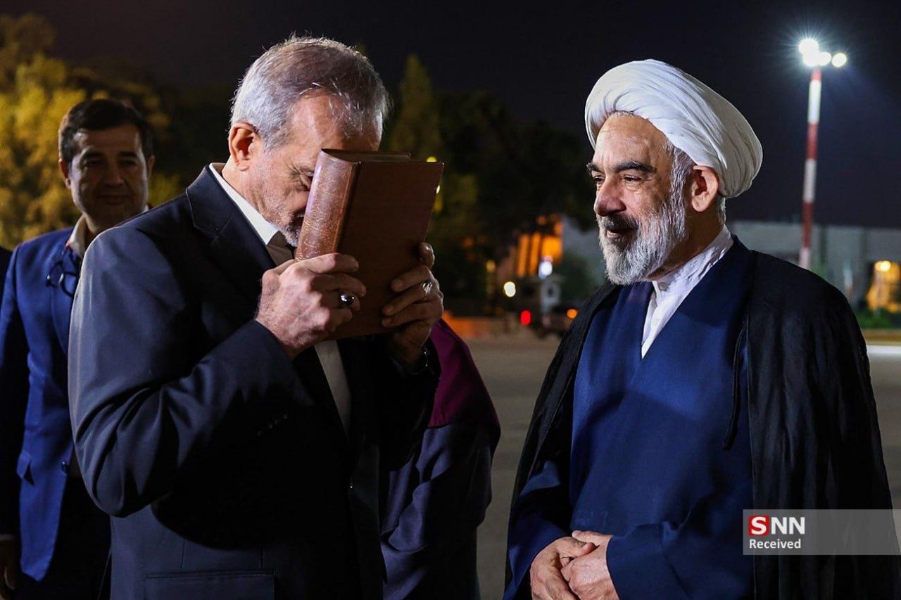 محلل سياسي إيراني: "المصالحة الوطنية" ستفشل إذا لم يقم الرئيس بإصلاحات سياسية واقتصادية