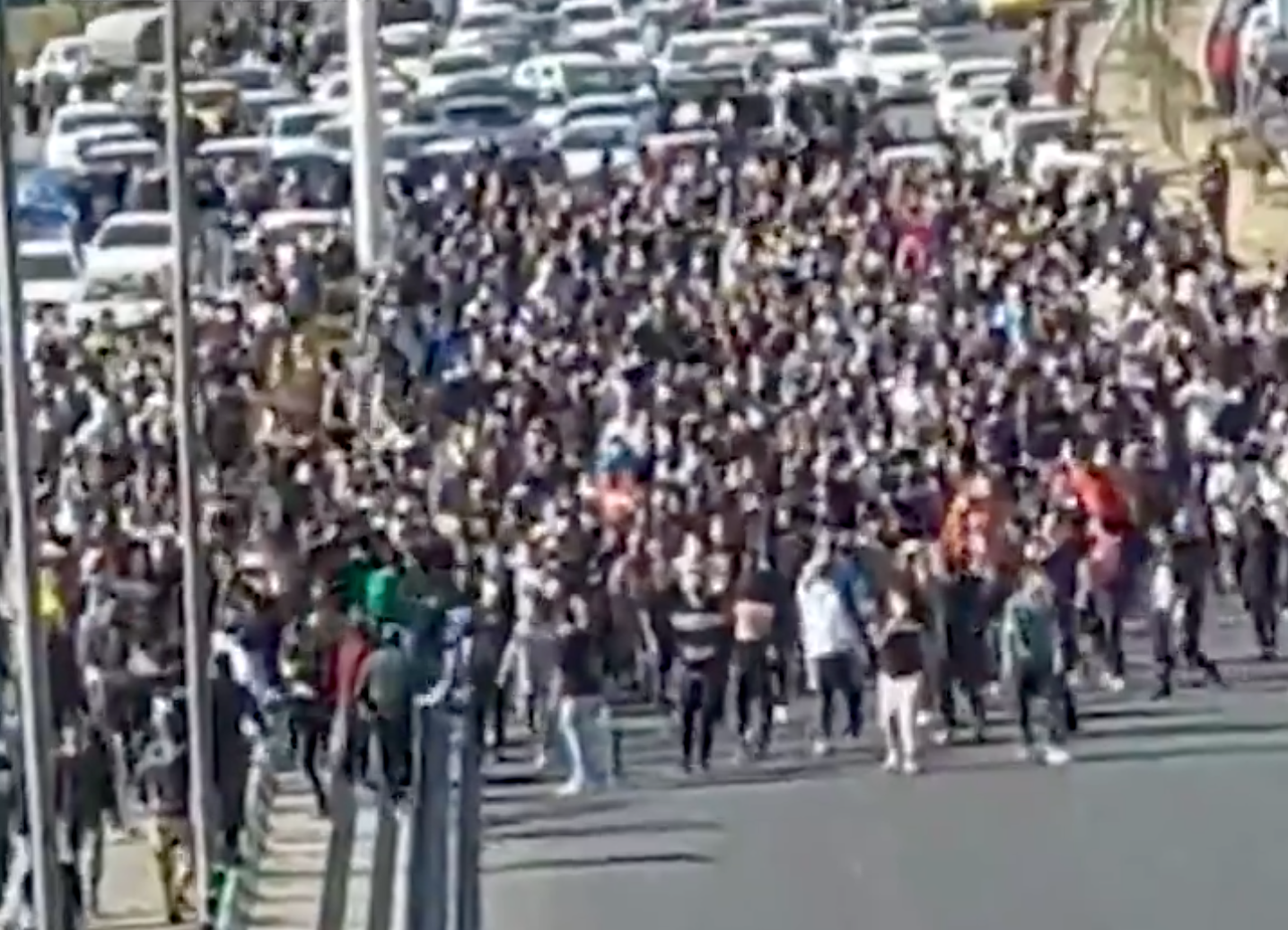 خیزش گسترده کرج: خیابان‌ها عرصه آتش و فریاد، انتقال مجروحان نیروهای امنیتی با بالگرد