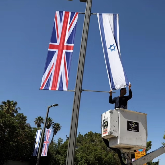 روزنامه سان: دستکم یکی از ۵ ایرانی بازداشت شده در بریتانیا، درخواست پناهندگی داده بود