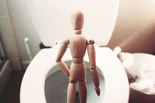 استفاده از تلفن همراه در توالت خطر ابتلا به هموروئید را افزایش میدهد