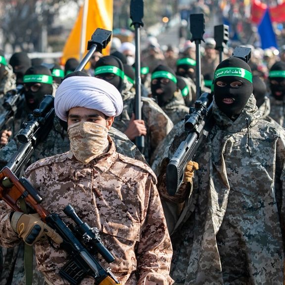 بالتزامن مع تزايد احتمال هجوم إسرائيلي.. انطلاق مناورات عسكرية إيرانية