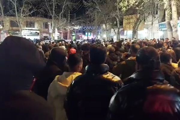 اليوم السابع لاحتجاجات إيران.. غضب متصاعد رغم تهديدات خامنئي ودعم دولي متزايد وتصعيد قمعي