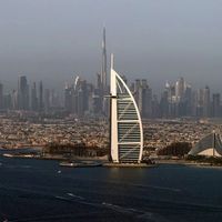 با بالا گرفتن تنش، دهها صراف مرتبط با سپاه پاسداران در امارات متحده عربی بازداشت شدند