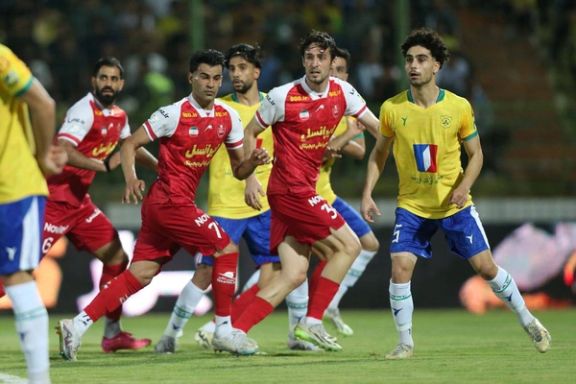 صنعت نفت ۰-۳ پرسپولیس؛ تیم اوسمار به صدر رفت، آبادان به سقوط نزدیکتر شد