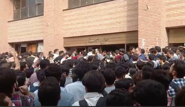 دانشگاه شریف ده‌ها دانشجوی معترض را ممنوع‌الورود کرد