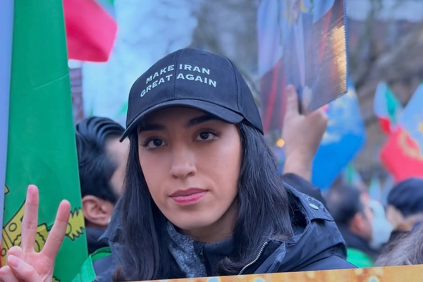 کیمیا علیزاده در تجمع مونیخ: چندهزار نفر دیگر باید کشته شوند تا دنیا صدای ما را بشنود؟