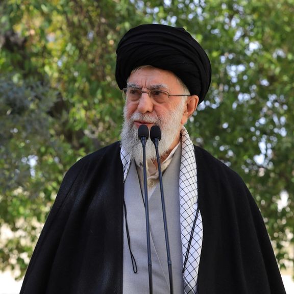 خامنهای با انکار نقش حکومت، خواستار مجازات عوامل حملات شیمیایی به مدارس شد