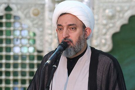 عضو مجلس خبرگان: متاسفانه در تبلیغات صداوسیما از زنان بزککرده استفاده میشود