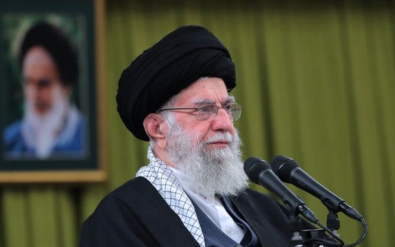 ناشط إيراني من السجن مخاطبا خامنئي: افتح عينك لترى حجم الفقر والفساد والبطالة في إيران