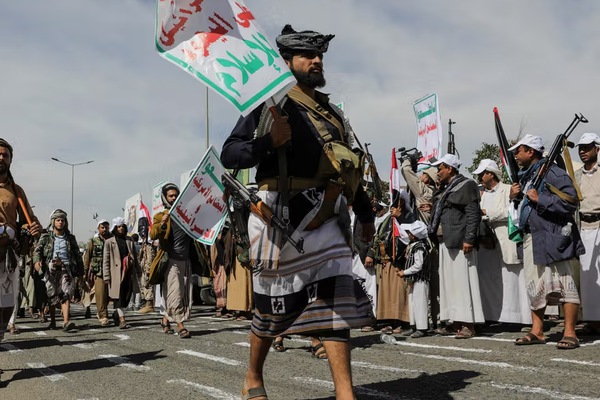 طهران تتبرأ: الحوثيون في اليمن ليسوا قوةً وكيلة لنا