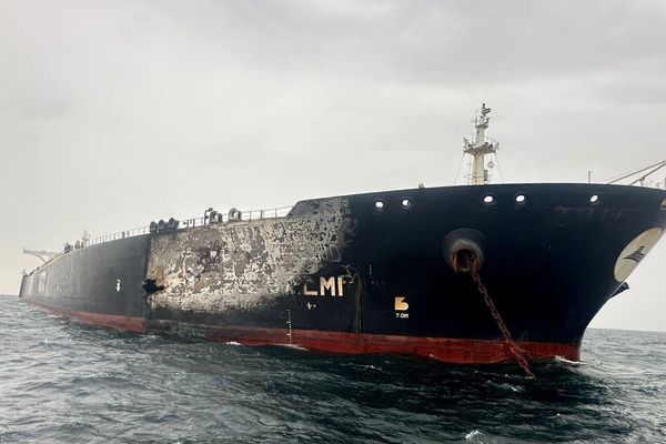 جمهوری اسلامی پس از تهدیدهای تازه ترامپ به یک نفتکش غولپیکر کویتی در نزدیکی دبی حمله کرد