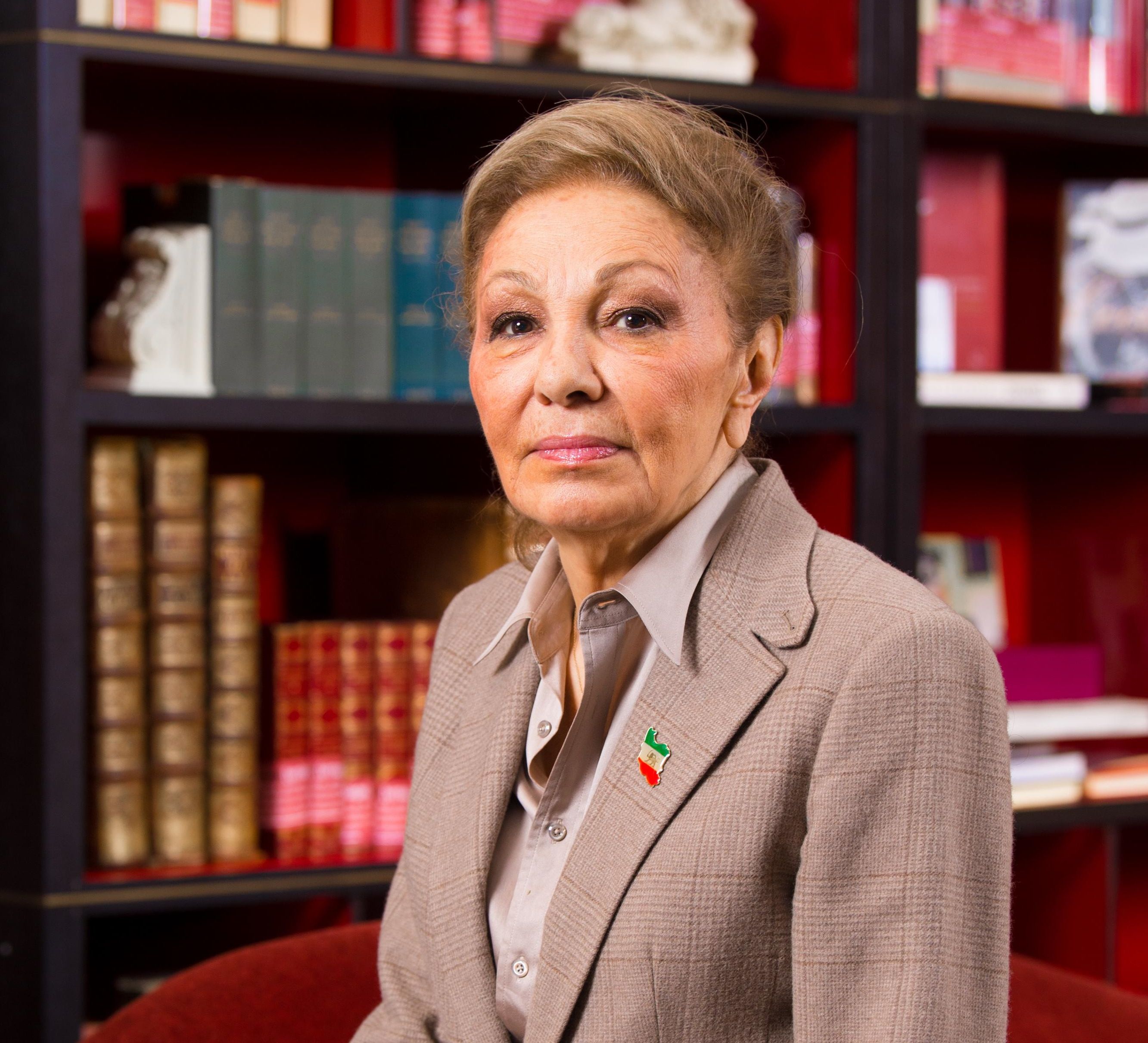 Iran’s Exiled Queen Hails Nation For ‘Standing Up’ To Islamic Republic 