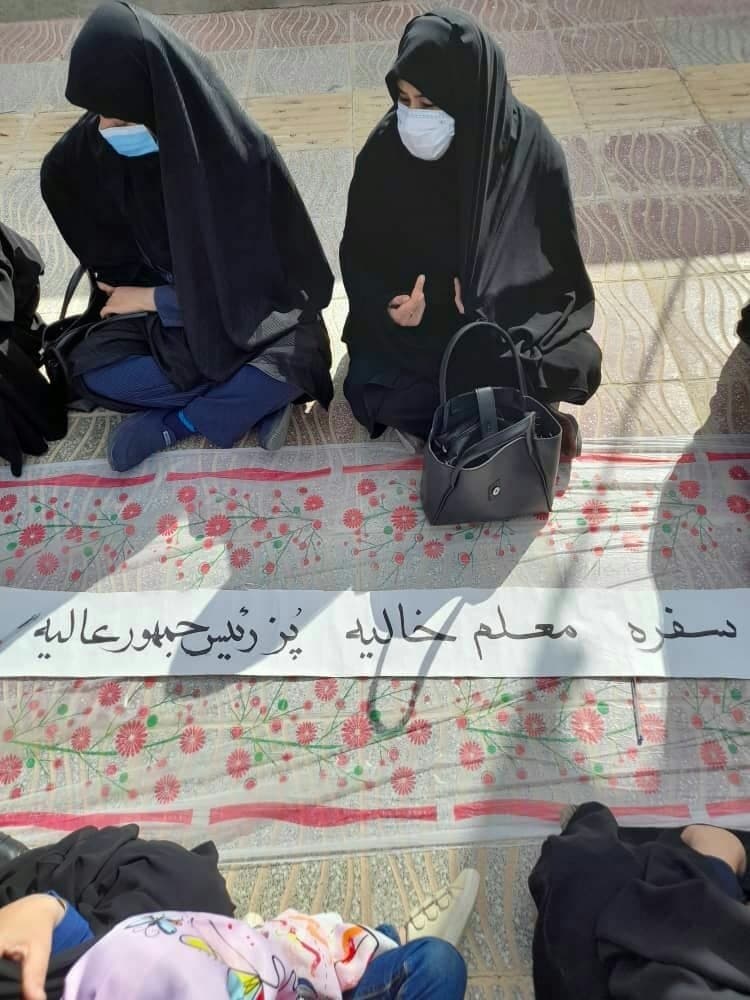 تجمع سراسری معلمان معترض؛ فعالان صنفی در مریوان همچنان در بازداشت‌اند