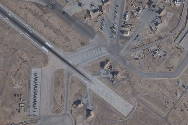 فایننشال تایمز از افزایش جنگندههای آمریکا در پایگاههای اردن و عربستان سعودی خبر داد