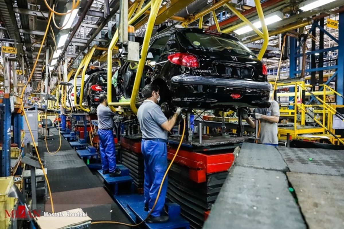 Iran's Auto Industry Plagued With Daily Losses Of $3.7 Million 
