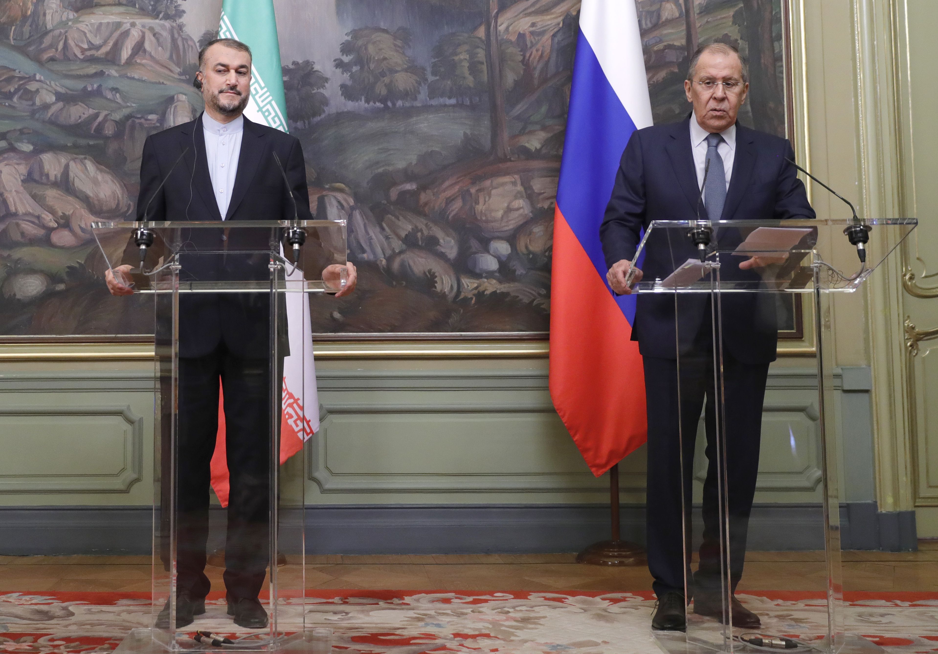 دیدار لاوروف با امیرعبداللهیان در روسیه؛ مسکو خواستار همکاری ایران و آژانس شد