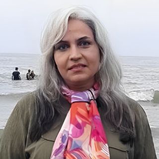 حورا نیکبخت