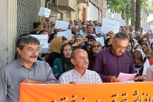 المجلس التنسيقي لنقابات المعلمين الإيرانيين يدين سياسة الحصول على "رسائل توبة" منهم