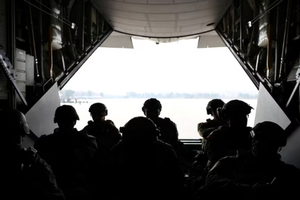 نیویورکتایمز: ترامپ اعزام کوماندوها برای حمله به برخی اهداف نظامی ایران را بررسی میکند