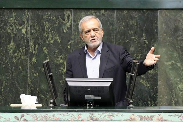 الرئيس الإيراني: عقوبات ترامب عرّضت سفننا لمشاكل في البحر