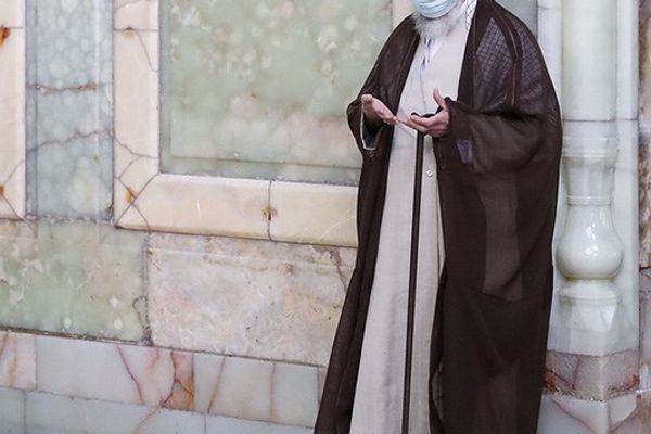 روزنامه کیهان با انتقاد از مذاکره با غرب: مقاومت سخت است اما عزت میآورد