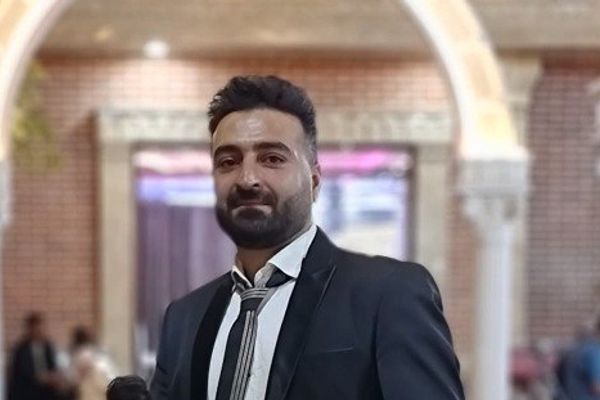 حامد بصیری، ۳۵ ساله و اهل کرج، ۱۹ دیماه در فردیس کرج کشته شد