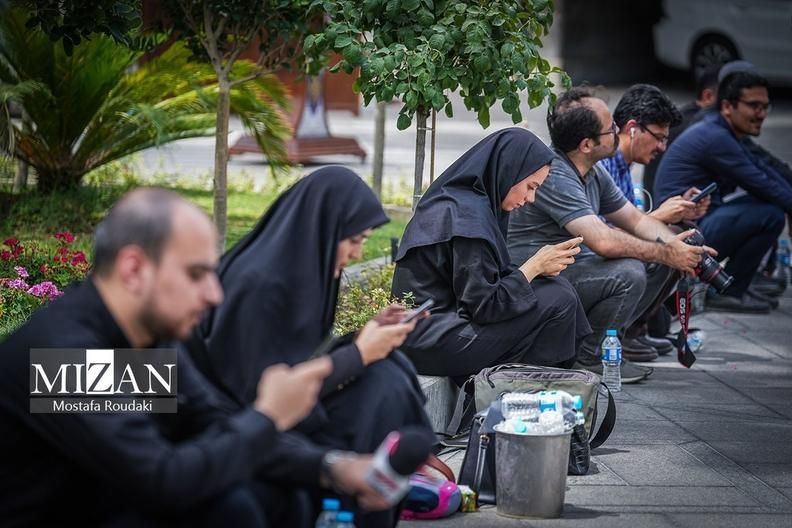  دولت پزشکیان به مناسبت روز خبرنگار به ۱۰ هزار خبرنگار یک میلیون تومان پول داد