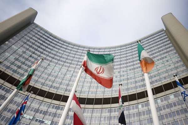 Iranian Pundits Call for Pragmatism, Change In Foreign Policy