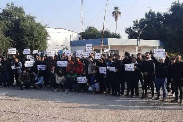 اتساع رقعة إضرابات العمال في عدة محافظات إيرانية احتجاجًا على تدني الأجور