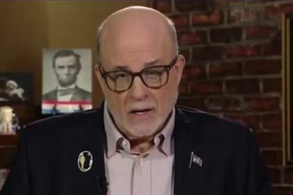 مارك ليفين: واشنطن قد تُعد لـ"هجوم كبير" وتغيير النظام الإيراني هو الحل الوحيد