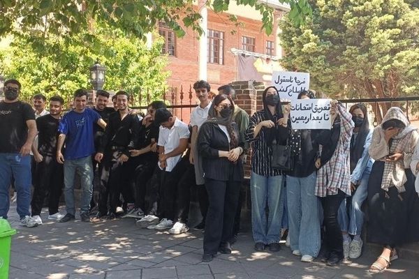 اعتراض به تقویم فشرده امتحانات؛ دانشآموزان خواستار تعویق آزمونها شدند