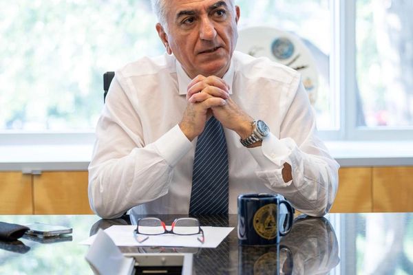 شاهزاده رضا پهلوی: جمهوری اسلامی تهدیدی برای جهان است و با نشستهای بیشتر تغییر نمیکند