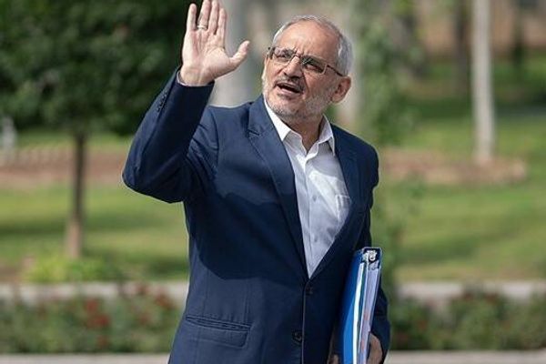 رییس دفتر پزشکیان درباره تحمیل حجاب: اگر مساجد جذابیت داشته باشند آثار عمیق برجا میگذارند