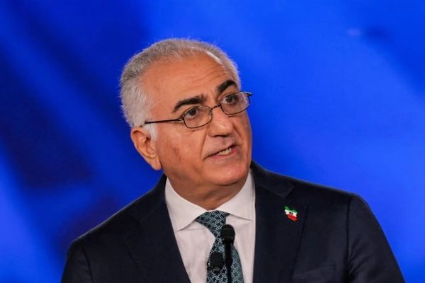 شاهزاده پهلوی به ارتشیان:به میدان بیایید و از اعتبار ارتش در برابر جمهوری اسلامی دفاع کنید