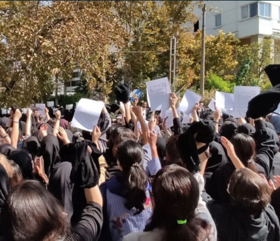 ‘Hijabless’ Students Threatened With Expulsion From Iran Universities