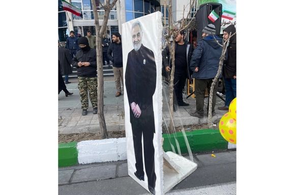 قاسم سلیمانی یونولیتی در راهپیمایی حکومتی ۲۲ بهمن