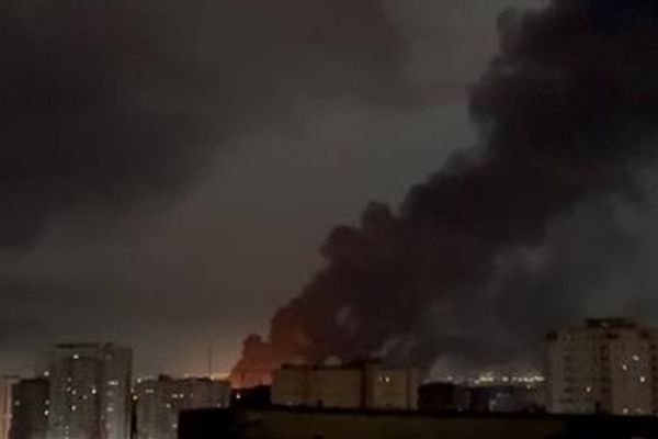 گزارشها از صداهای انفجار و پرواز جنگندهها در دستکم ۸ استان ایران خبر میدهد