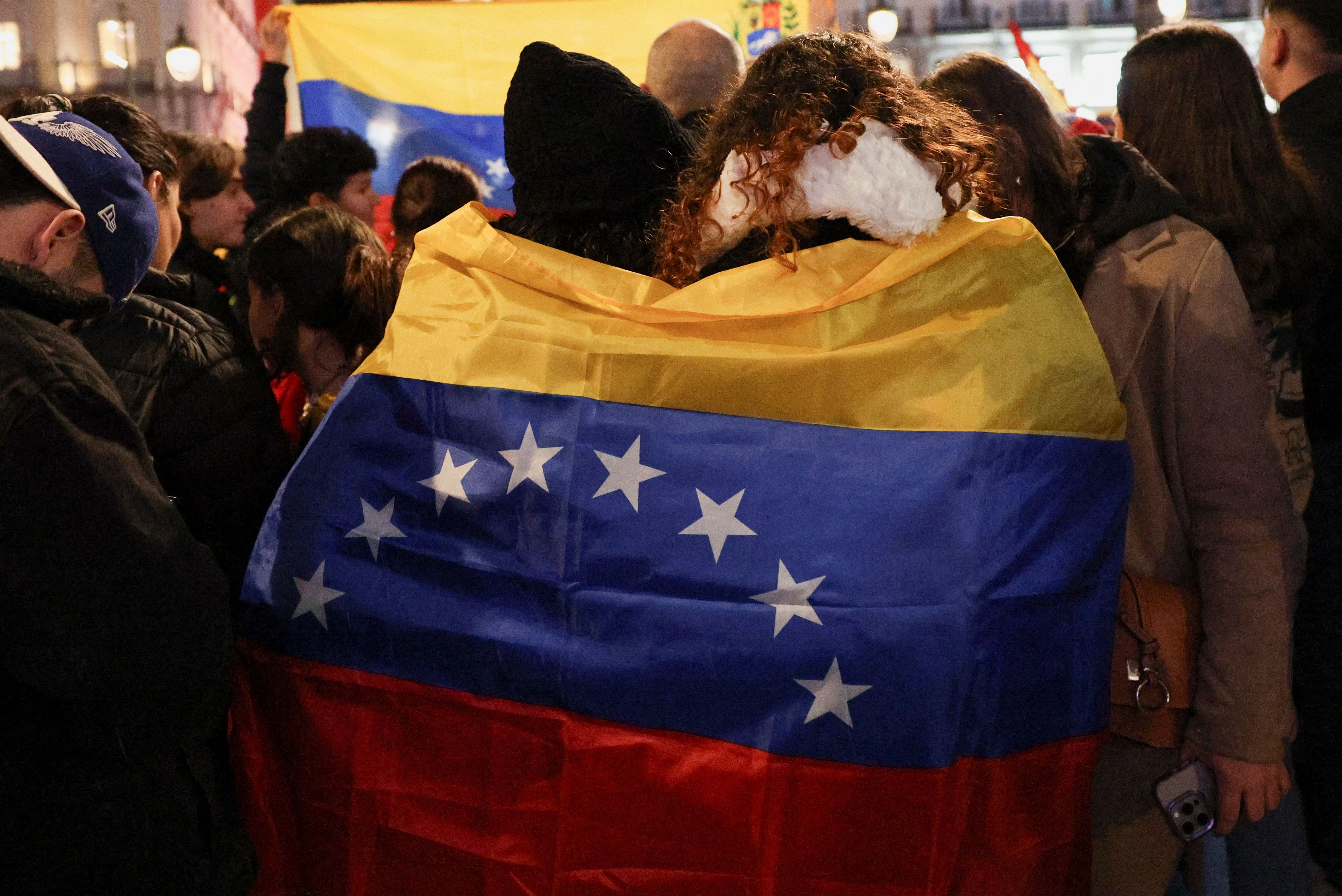 تجمع شهروندان ونزوئلایی مخالف حکومت مادورو، مادرید، ۲۱ دی