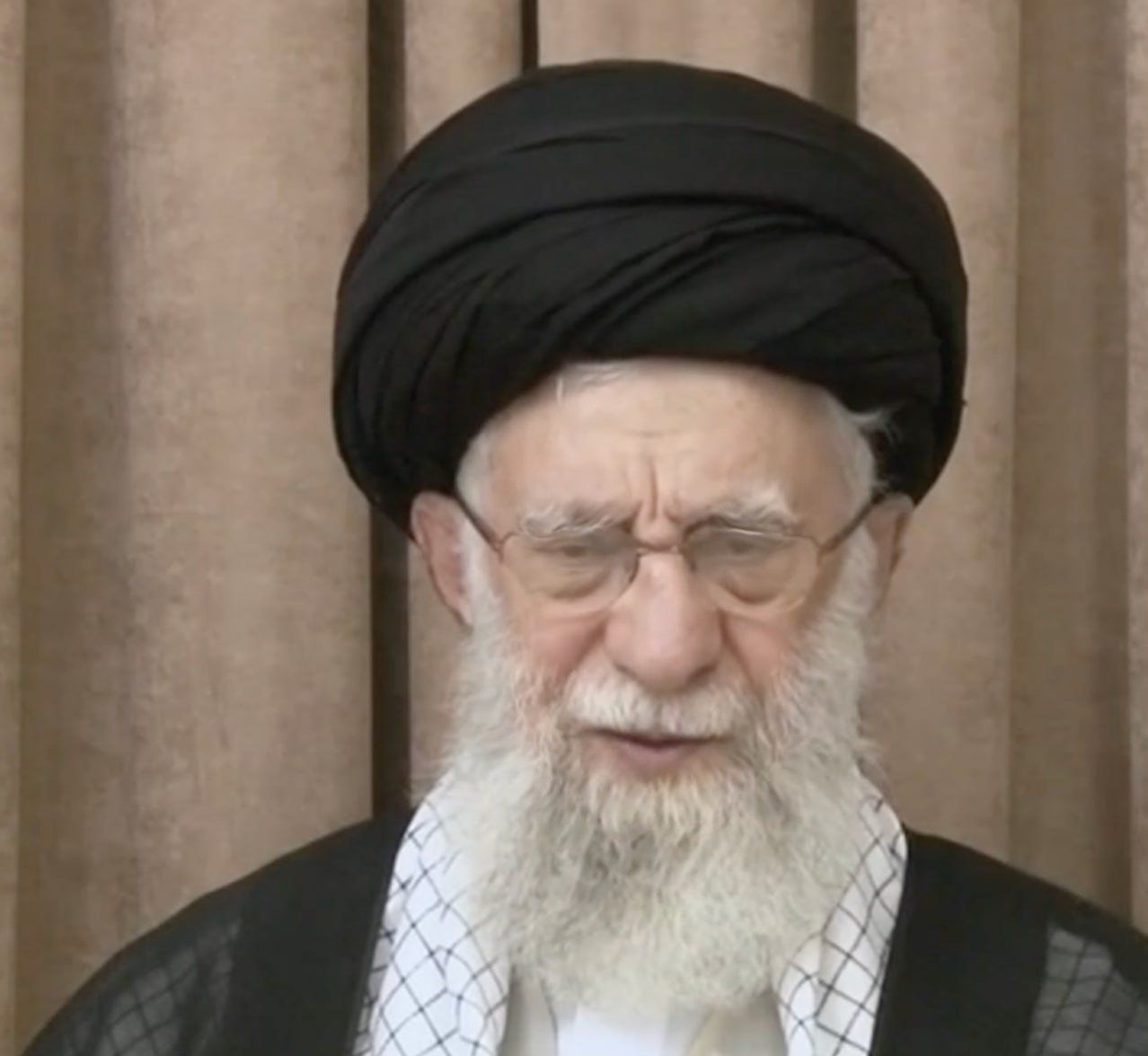 واکنش اسرائیل به تغییر چهره خامنه‌ای؛ ترس یا کمبود نور خورشید