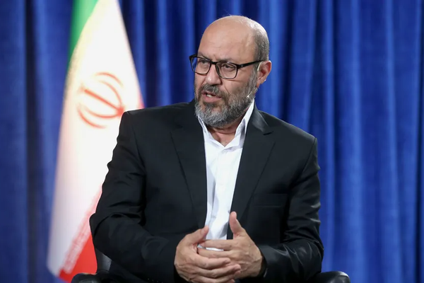 وزير الدفاع الإيراني السابق: لم نرفض المفاوضات.. لكننا لا نقبلها تحت القصف