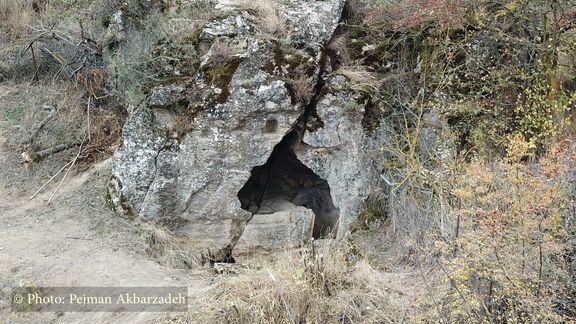 دخمهای در نزدیکی دژ دربند که زرتشتیان تا حدود سده شانزدهم میلادی از آن استفاده میکردند، عکس: پژمان اکبرزاده